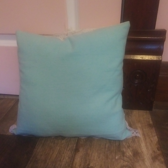 Lace sky blue pillow - Picture 2 of 2